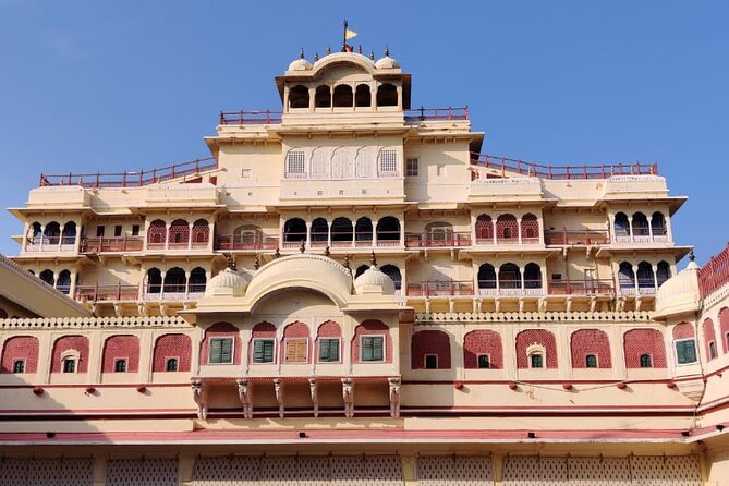 2-Day Private Jaipur City Sightseeing Tour with Three Forts - Day two: Hawa Mahal and Jaipur’s hilltop forts