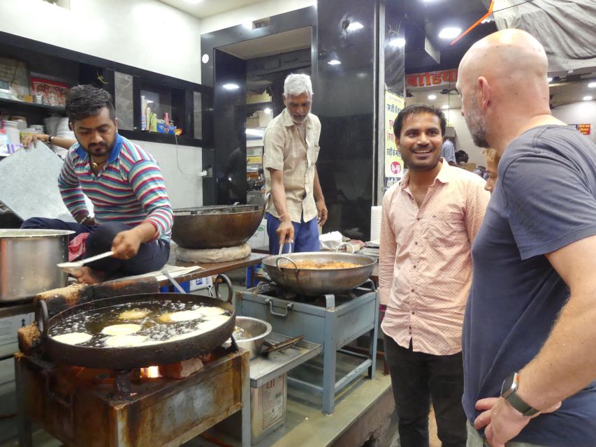 Afternoon Walking tour -The Pushkar Route - Visiting the Brahma Temple