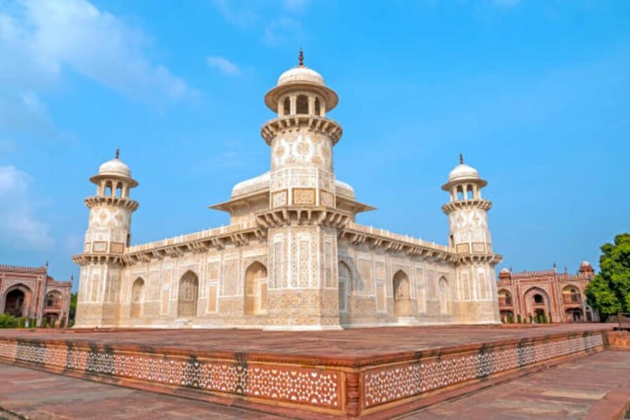Agra fort, Baby Taj & Mehtab Bagh Express Ticket With Option - What the guide adds