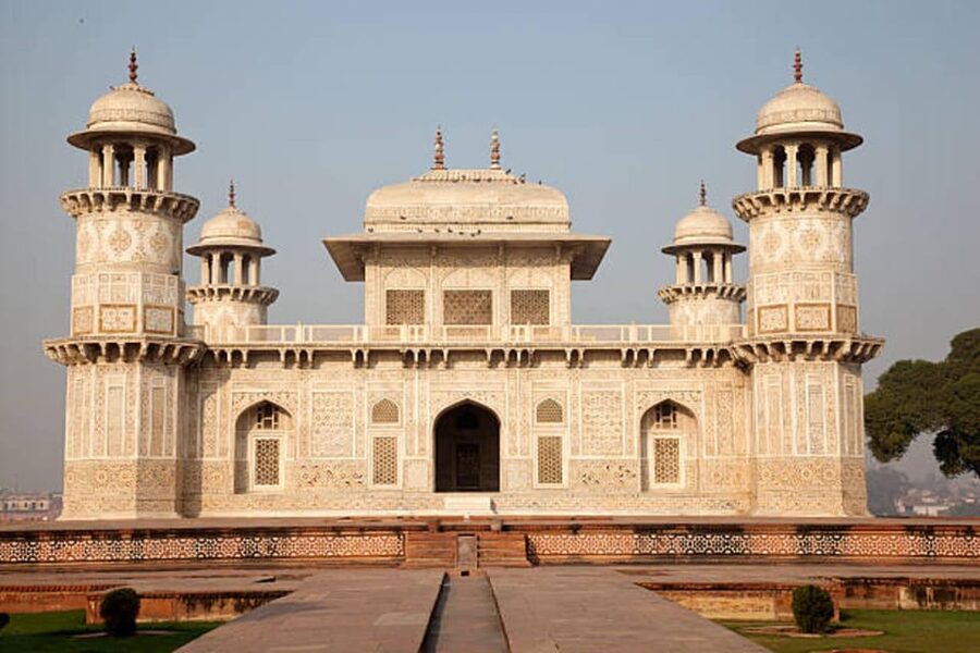 Agra fort, Baby Taj & Mehtab Bagh Express Ticket With Option - Getting between the sites