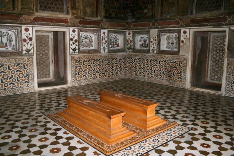 Agra fort, Baby Taj & Mehtab Bagh Express Ticket With Option - Choosing one monument or all three