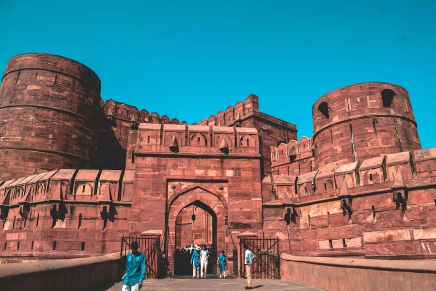 Agra Fort: Guided UNESCO Heritage Walking Tour - Pausing at Musamman Burj