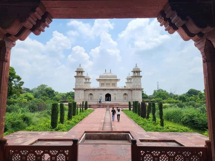 Agra: Guided City Tour Taj Mahal Agra Fort & Baby Taj by Car - FAQ