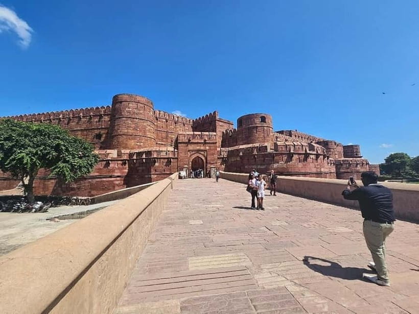 Agra: Guided City Tour Taj Mahal Agra Fort & Baby Taj by Car - What the $19 price does and does not cover