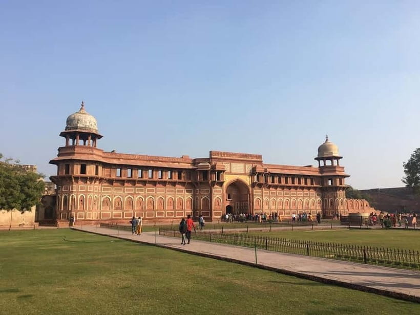 Agra: Guided City Tour Taj Mahal Agra Fort & Baby Taj by Car - Read Agra Fort as more than a backdrop