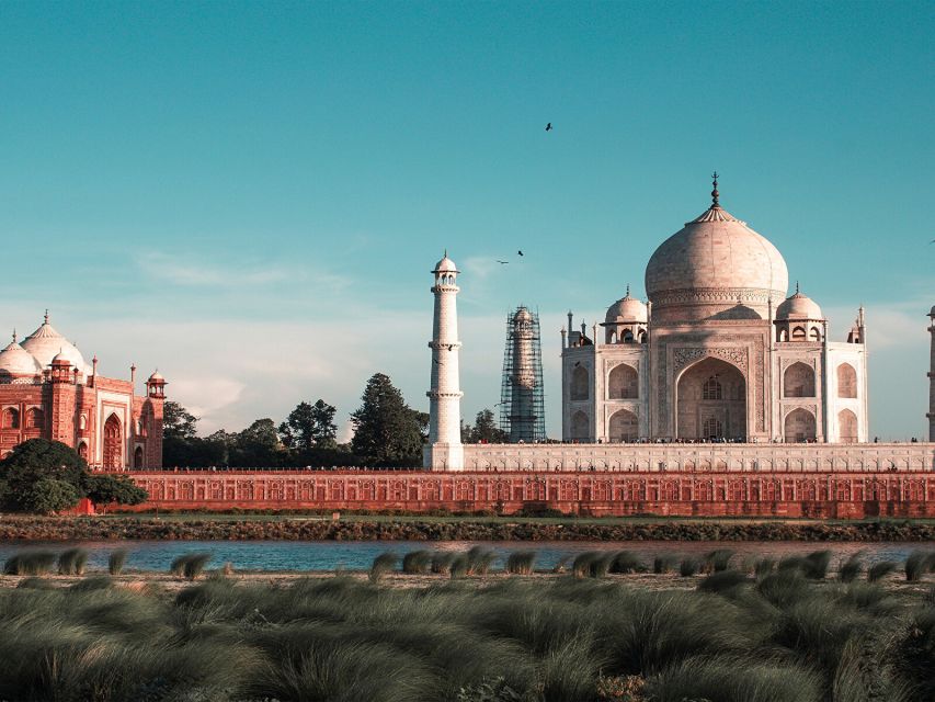 Agra: Guided Tour of Taj Mahal, Agra Fort and Fatehpur Sikri - An early start at the Taj Mahal
