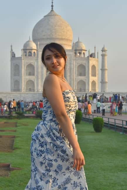 Agra Local Sightseeing with Sunrise or Sunset Experience - A private route through Agra’s Mughal landmarks