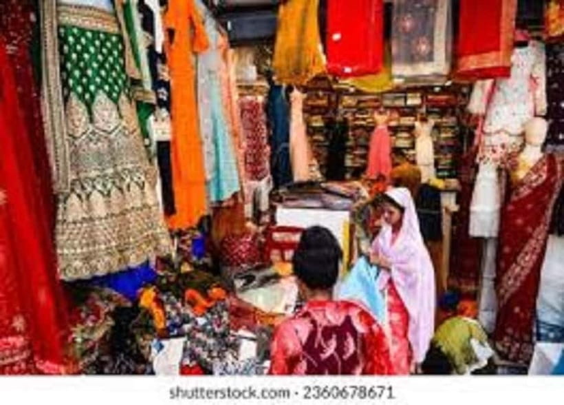 Agra : Old Bazar & Kinari Bazar Heritage Walking Tour. - A market walk with a landmark at its heart