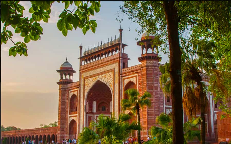 Agra: Premier Tour of Taj Mahal & Agra Fort All Inclusive - The guide and driver shape the experience