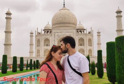 Private Taj Mahal and Agra Day Tour with Transfer