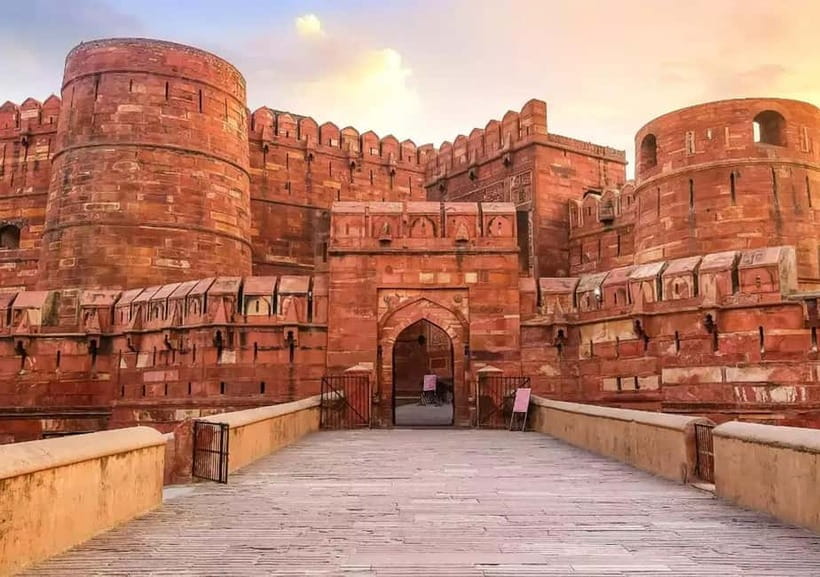 Agra: Private Tour Guide in Agra full-day - A private guide makes the Taj easier to read