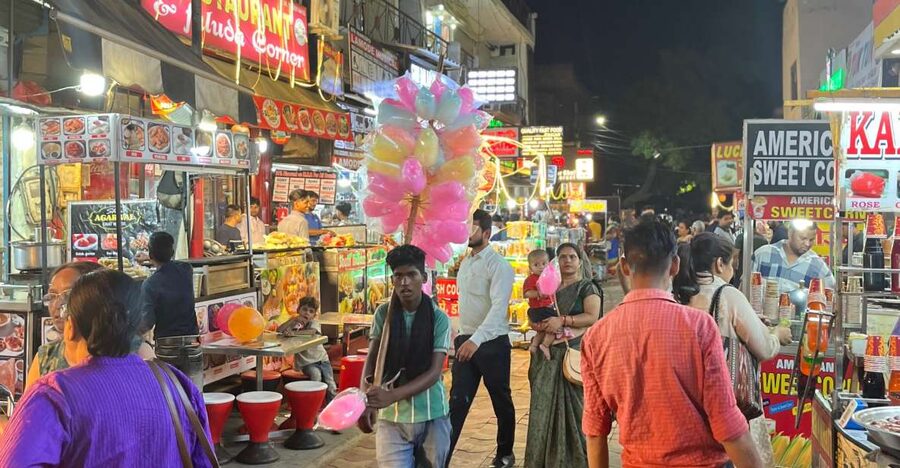 Agra: Sadar Bazar Food Market Night Walking Tour by Tuk-Tuk - Walking Sadar Bazar’s narrow lanes