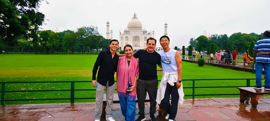 Agra: Skip-the-line Taj Mahal, Agra Fort & Baby Taj Day Tour - Take a pause before Agra Fort
