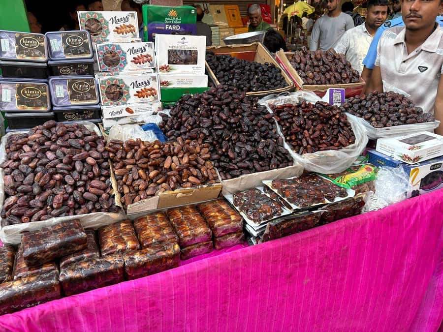Agra: Street Food Tour with Spice Market on Tuk-Tuk Ride - Jama Masjid and Mankameshwar Mandir add context