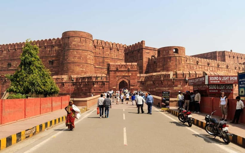 Agra: Taj Mahal, Agra Fort & Baby Taj Guided Day Tour - Breakfast at DoubleTree by Hilton