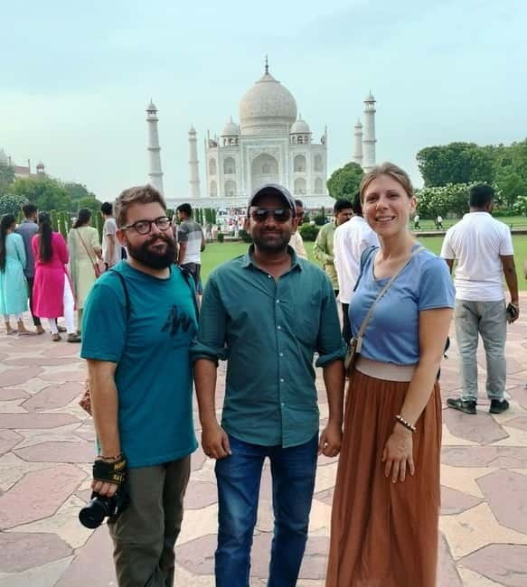 Agra: Taj Mahal, Agra Fort & Baby Taj Guided Day Tour - The private car and guide make the schedule work