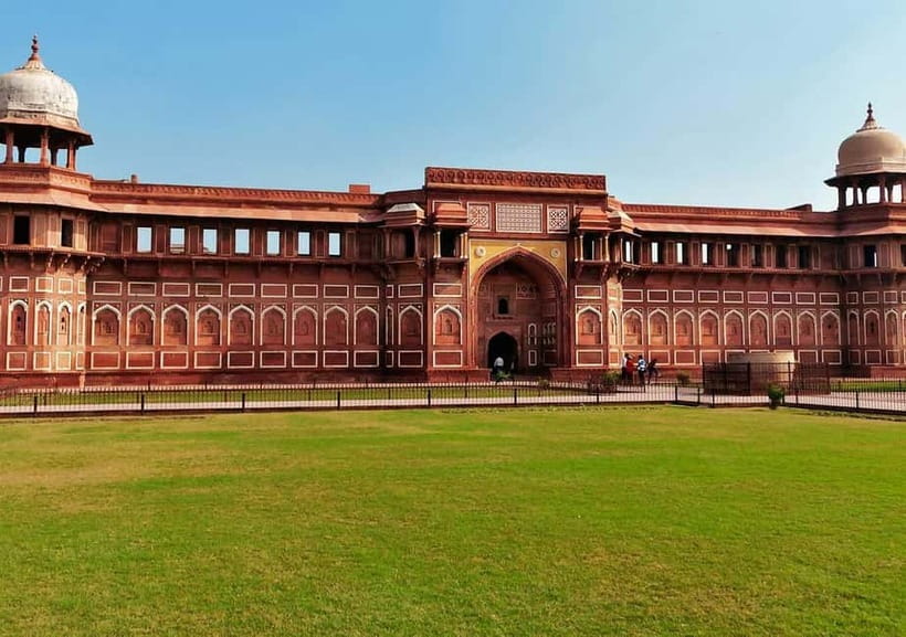 Agra: Taj Mahal and Agra Fort Private Tour with Lunch - Private car, long reach, and total duration