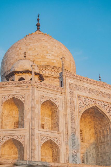 Agra: Taj Mahal Express Entry Tickets - A guide who knows where to pause