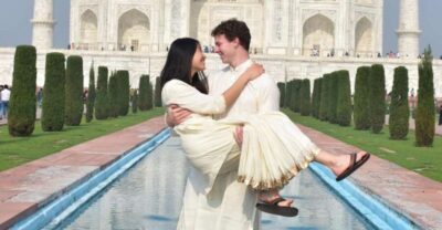 Taj Mahal Skip-The-Line Guided Tour with Breakfast