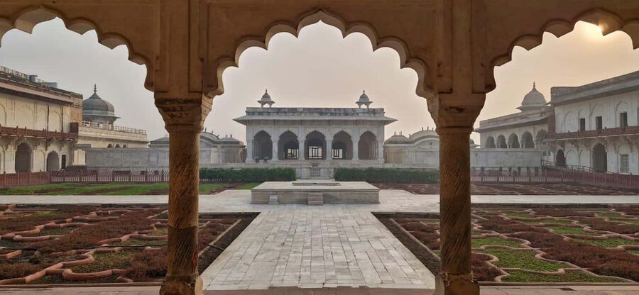 Agra: Taj Mahal Sunrise and Agra Fort Guided Day Trip - The useful details at a glance