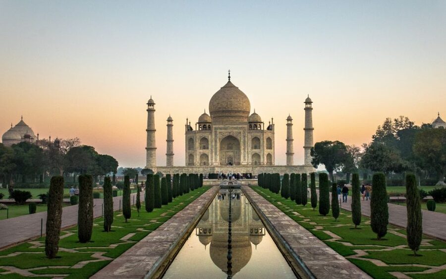 Agra: Taj Mahal Sunrise and Agra Fort Guided Day Trip - The lunch break and what the price really covers