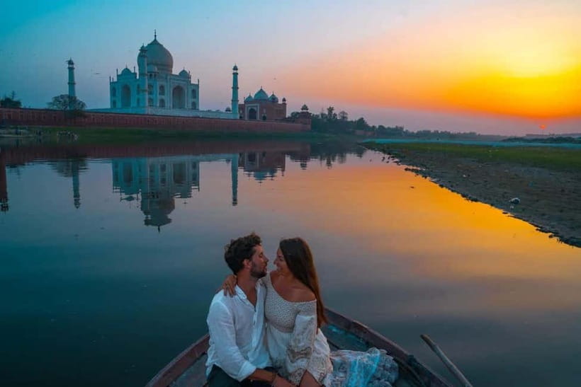 Agra: Taj Mahal Vip Tickets with Guide & Backside Boat Ride - The Yamuna boat ride, when the tide cooperates