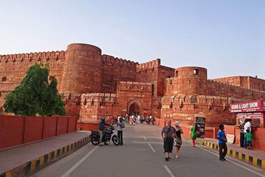 Agra: Tajmahal and Agra fort Entry tickets with Tour Guide - The Taj Mahal first: give the marble time
