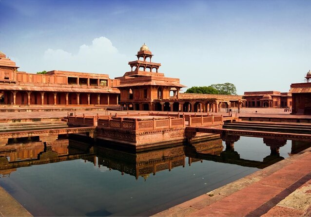 Agra To Jaipur Drop Via Fatehpur Sikri & Chand Baori, Step Well - What makes this Agra to Jaipur trip useful