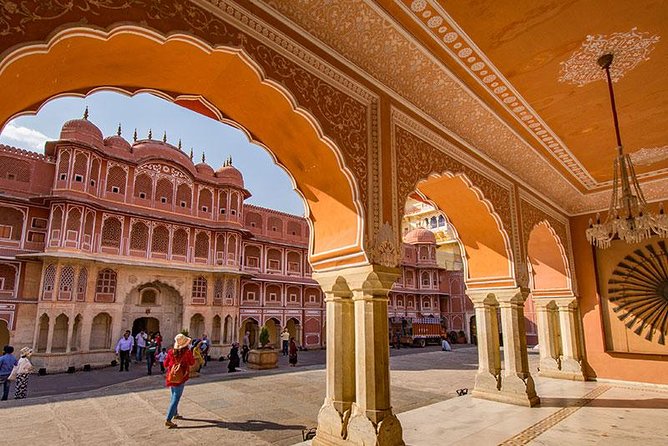 All Inclusive Private Jaipur City Tour with 5-star Lunch & Guide - A five-star lunch, then the royal collections