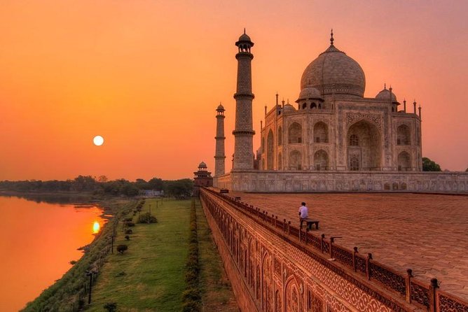 All-Inclusive Private Sunrise Taj Mahal & Agra City Tour - Private transport and a long day