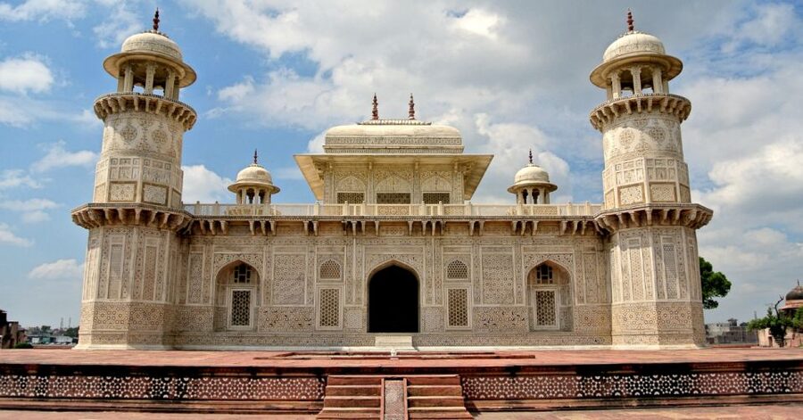 All Inclusive Private Taj Mahal Luxury Tour from Delhi - Should you book this Agra day trip?
