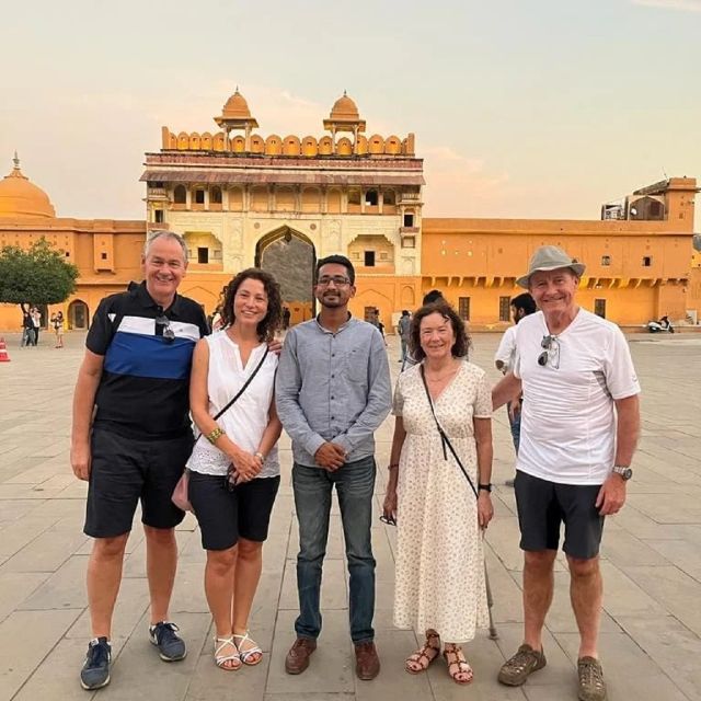 Book Govt. Approved Tour Guide for Jaipur City Tour - A full day to connect Jaipur’s big sights