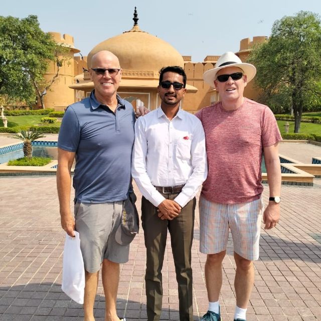 Book Govt. Approved Tour Guide for Jaipur City Tour - The Pink City walk and the Jantar Mantar question