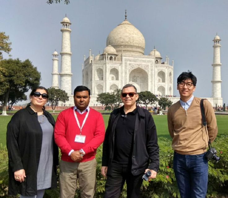 Book Govt. Approved Tour Guide For Taj Mahal & Fort - Price, languages, and access