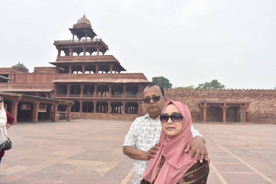 Book Official Tour Guide for Fatehpur Sikri. - Meeting at Agra Gate