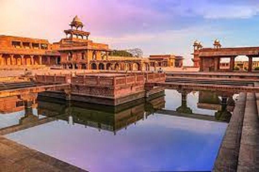 Book Official Tour Guide for Fatehpur Sikri. - Panch Mahal and the royal buildings
