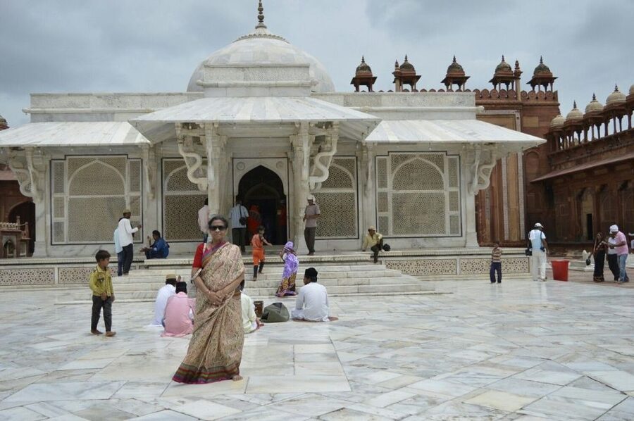 Book Official Tour Guide for Fatehpur Sikri. - What the guide adds