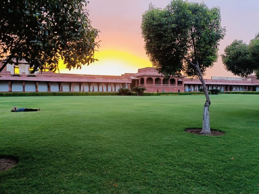Book Official Tour Guide for Fatehpur Sikri. - Should you book this guide?