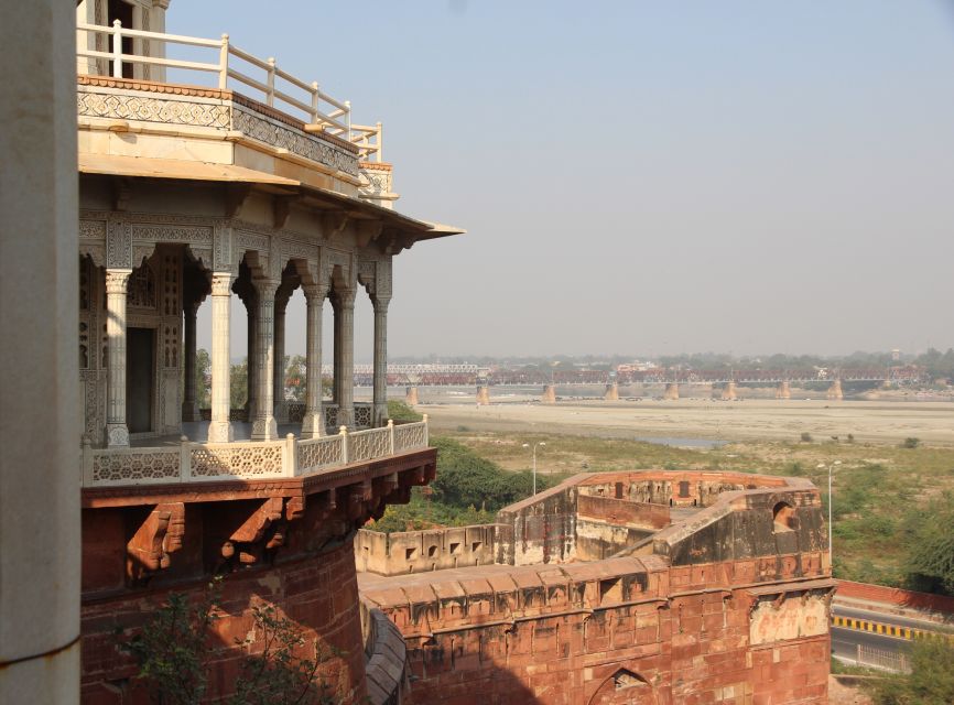 Delhi/Agra: Taj Mahal Mughal & Heritage in Mulitple Ways - Private transport and a guide are the practical advantages