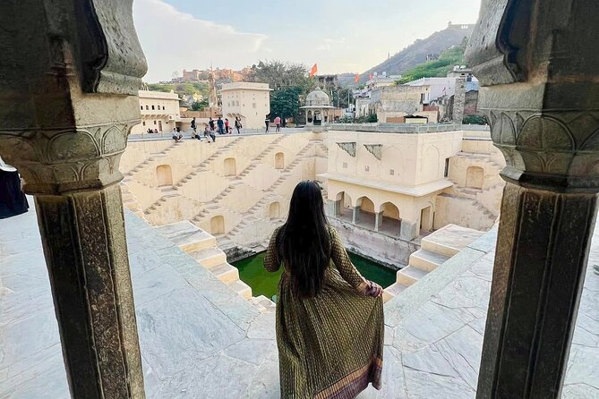 Explore Full Day Jaipur Guided Tour by Car with Guide - Royal Gaitor’s quieter memorials