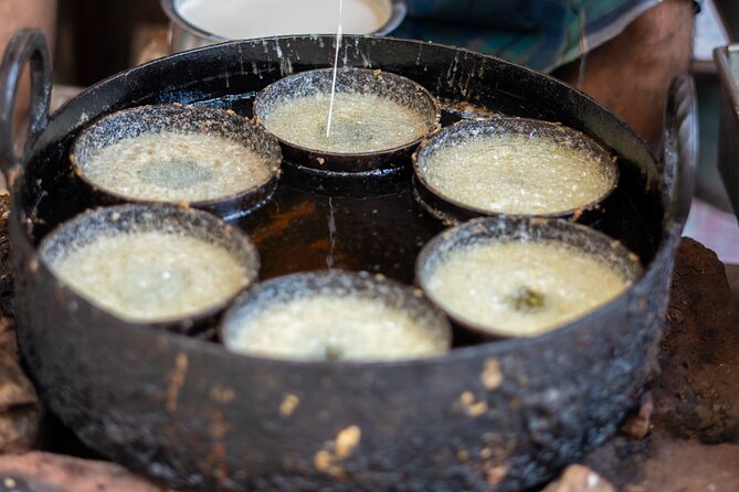Food Walking Tour in Jaipur - Golcha Cinema: samosa, temple and chai