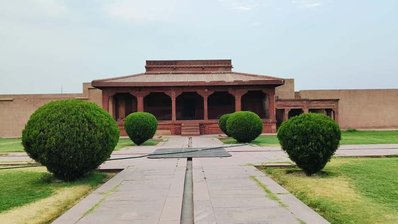 From Agra : Fatehpur Sikri Sightseeing by Private Car - Buland Darwaza and the details worth noticing