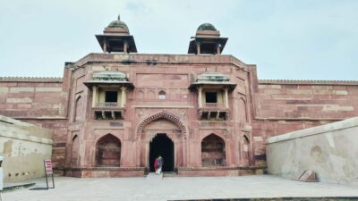 Fatehpur Sikri Sightseeing by Private Car