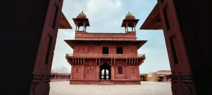 From Agra : Fatehpur Sikri Sightseeing by Private Car - The drive from Agra and the lunch stop
