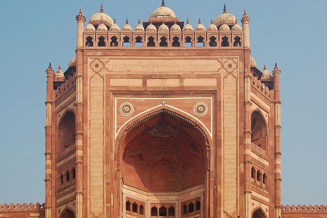 From Agra: Private Fatehpur Sikri Tour sightseeing All Inclusive - A private guide can bring the buildings into focus