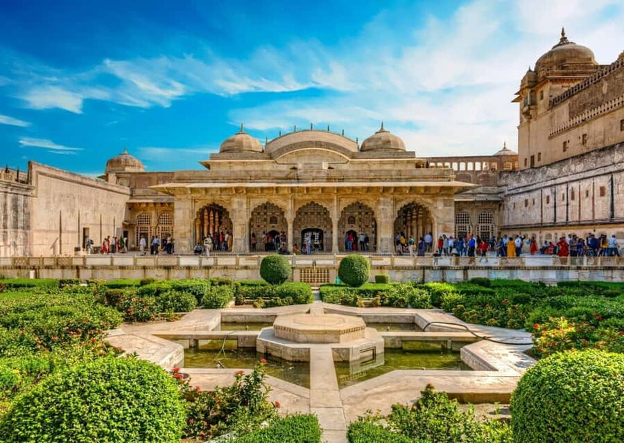 From Delhi: 3-Day Golden Triangle Tour with Agra and Jaipur - Day one: Delhi’s mosques, markets, and imperial avenues