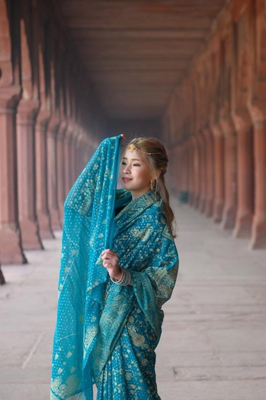 From Delhi/Agra: Taj Mahal Tour with Rental Saree Experience - A saree adds a personal touch to the Taj Mahal