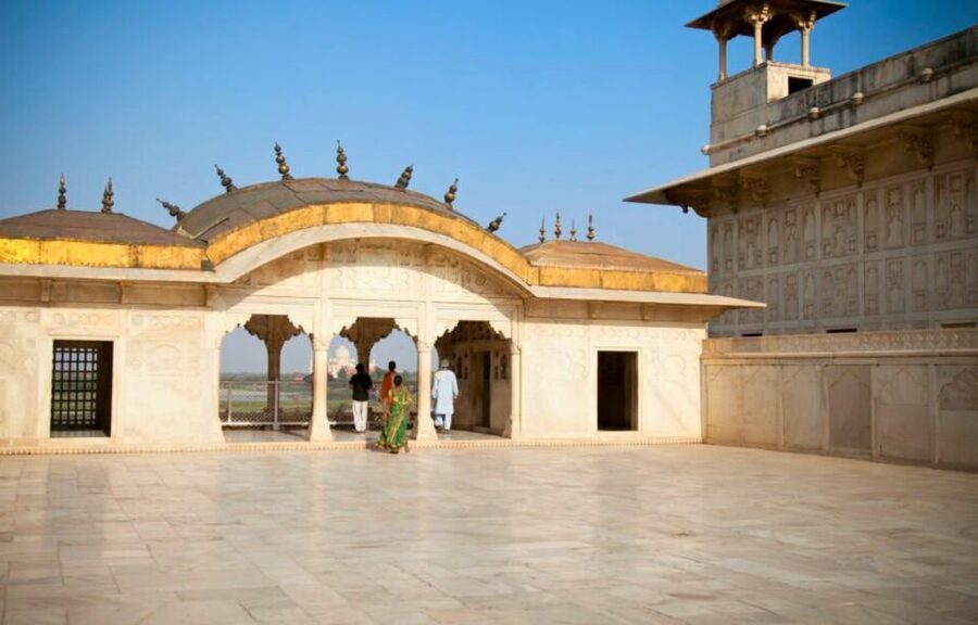 From Delhi: All Inclusive- Taj Mahal Tour by Express Train - Delhi to Agra by Gatimaan Express