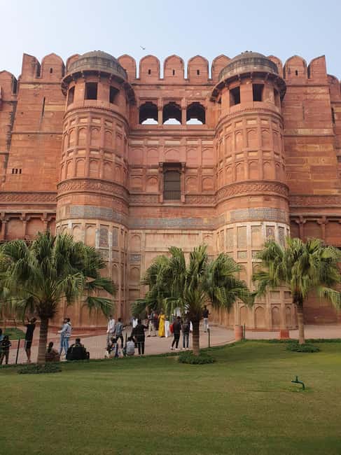 From Delhi: Deluxe Taj Mahal and Agra tour with Luxury Cars - Who this day trip suits best