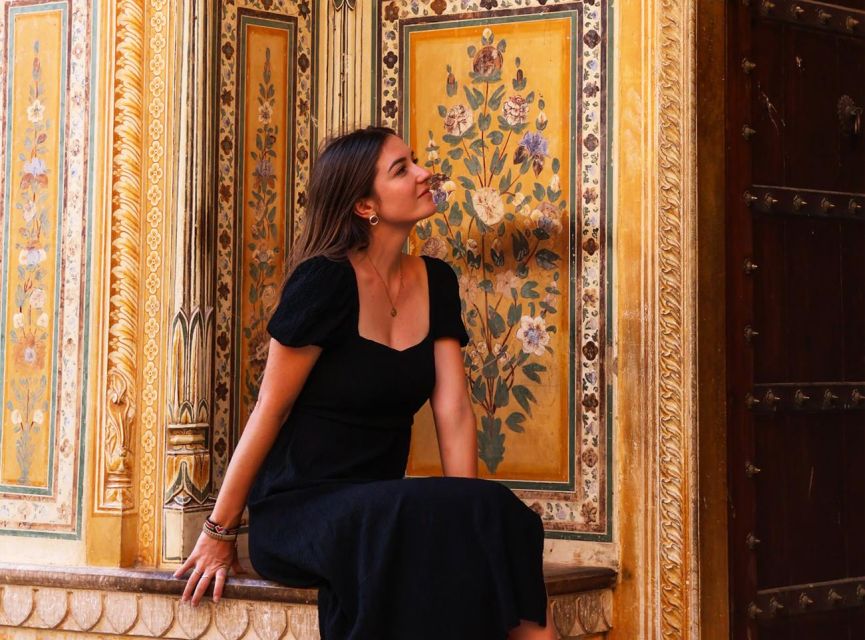From Delhi: Jaipur Private Same Day-Trip By Car or Train - Hawa Mahal: a photo stop with a clever purpose